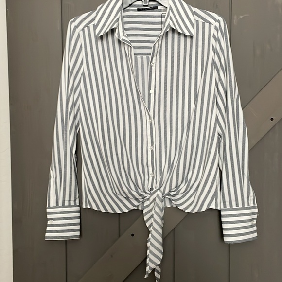 Button down casual top - Picture 7 of 7